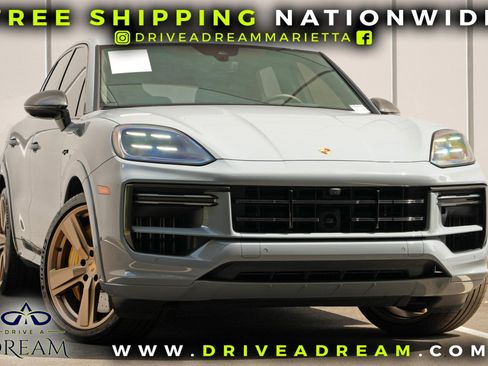 Used 2024 Porsche Cayenne Turbo AWD/4WD image 2