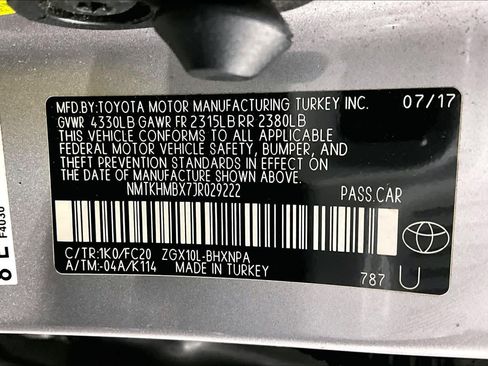 Used 2018 Toyota C-HR XLE image 29