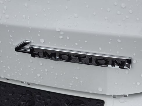 New 2026 Volkswagen Taos SE AWD/4WD image 15
