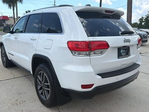 Used 2019 Jeep Grand Cherokee Laredo w/ Laredo X Package RWD image 3