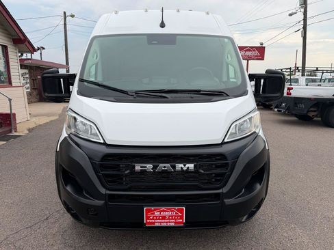 Used 2023 RAM ProMaster 2500 FWD image 3