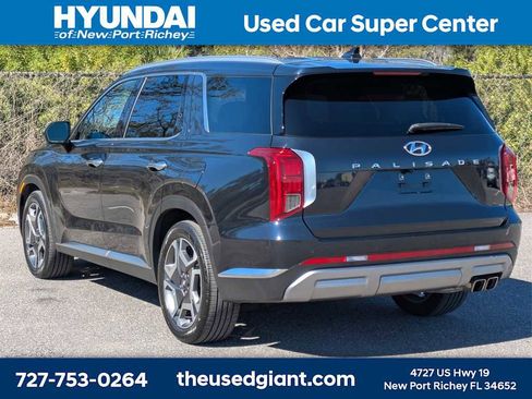 Used 2023 Hyundai Palisade Limited image 3