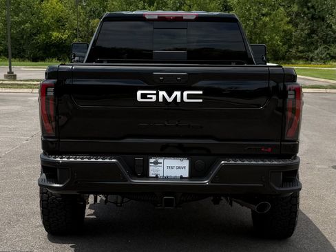 Used 2026 GMC Sierra 2500 AT4 w/ AT4 Premium Plus Package AWD/4WD image 6