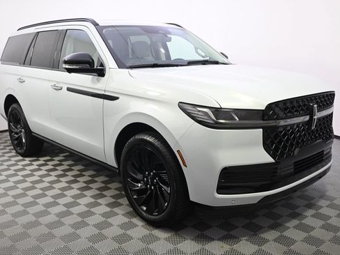 New 2026 Lincoln Navigator Reserve AWD/4WD image 8