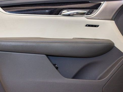 Used 2022 Cadillac XT6 Premium Luxury image 26