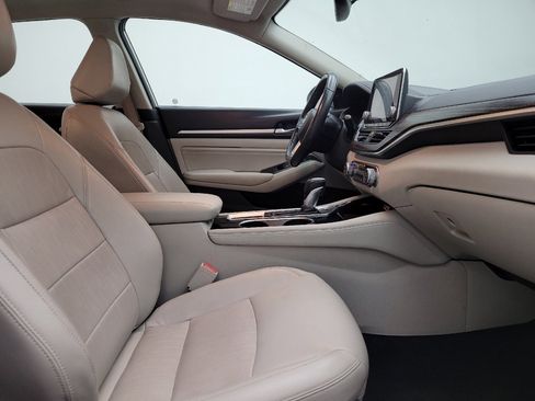 Used 2020 Nissan Altima 2.0 Platinum image 21