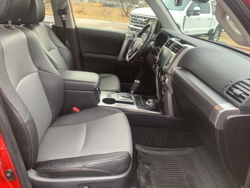 Used 2023 Toyota 4Runner SR5 Premium image 32