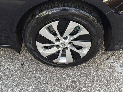 Certified 2024 Nissan Altima 2.5 S image 9