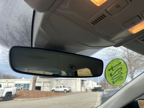 Used 2024 Volkswagen Jetta SE image 20