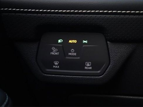 New 2026 Volkswagen Atlas Cross Sport SE image 18