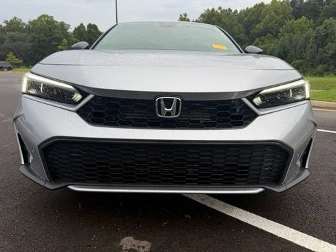 Used 2025 Honda Civic Sport Touring image 3