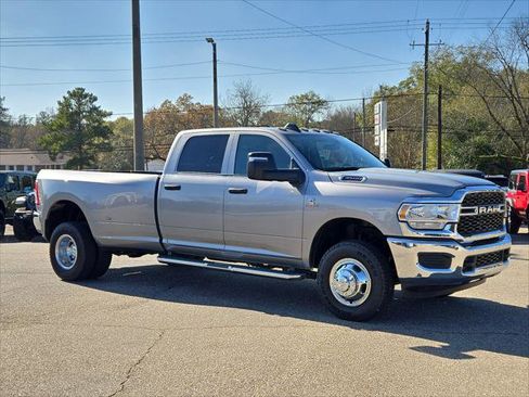 Certified 2024 RAM 3500 Tradesman w/ Chrome Appearance Group AWD/4WD image 4