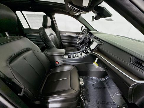 New 2026 Jeep Grand Cherokee Limited AWD/4WD image 23