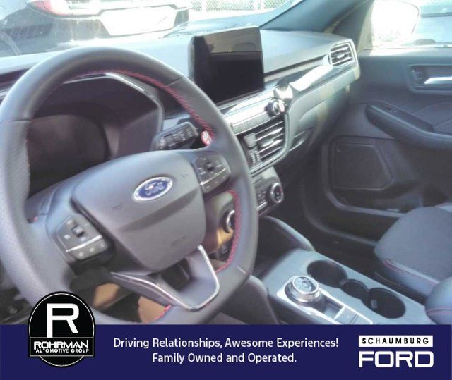 Used 2025 Ford Escape ST-Line Select AWD/4WD image 8