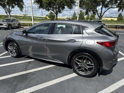 Used 2018 INFINITI QX30 Sport w/ Cargo Package image 4