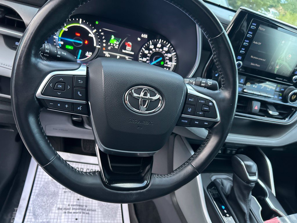 Used 2020 Toyota Highlander XLE AWD/4WD image 27