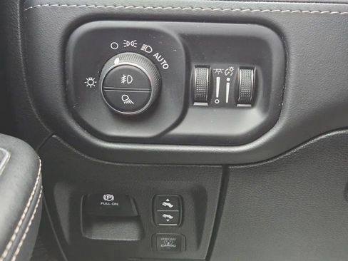 Used 2023 RAM 1500 Limited w/ Trailer Tow Group image 13