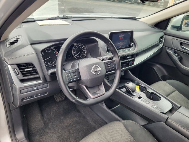 Used 2025 Nissan Rogue SV FWD image 10