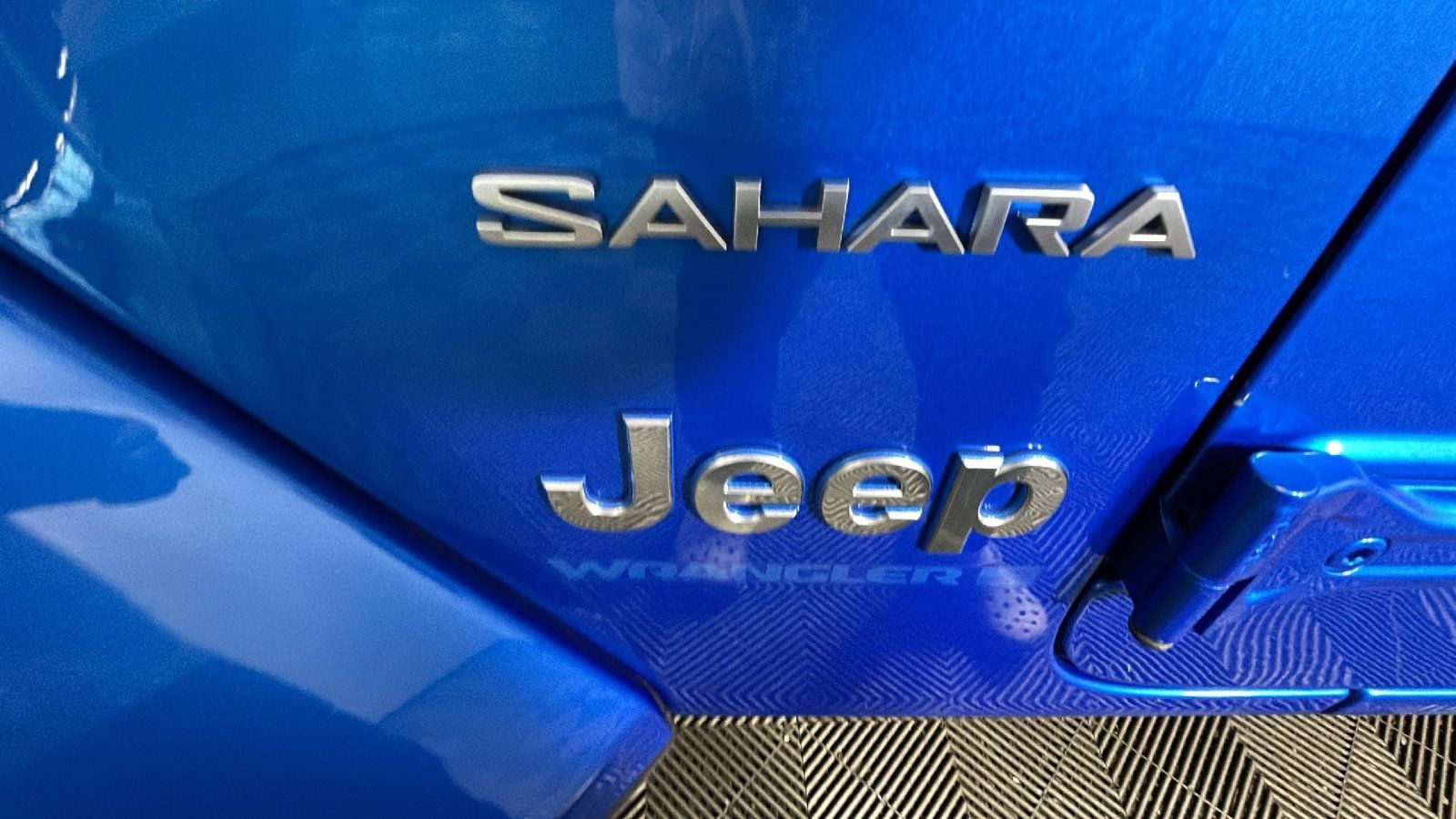 Used 2024 Jeep Wrangler Unlimited Sahara AWD/4WD image 11