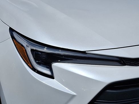 Used 2024 Toyota Corolla LE FWD image 10