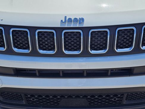 Used 2023 Jeep Compass Latitude w/ Convenience Group image 3