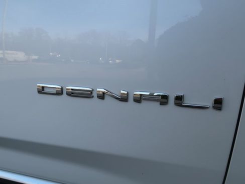 Certified 2021 GMC Yukon Denali w/ Denali Ultimate Package image 44