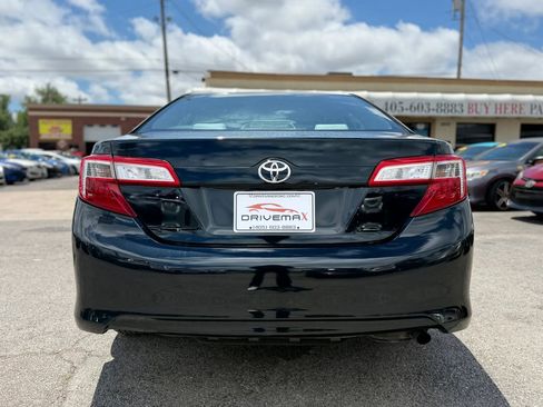 Used 2012 Toyota Camry LE FWD image 5