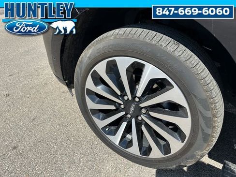 Used 2022 Lincoln Navigator Reserve w/ Equipment Group 201A AWD/4WD image 8