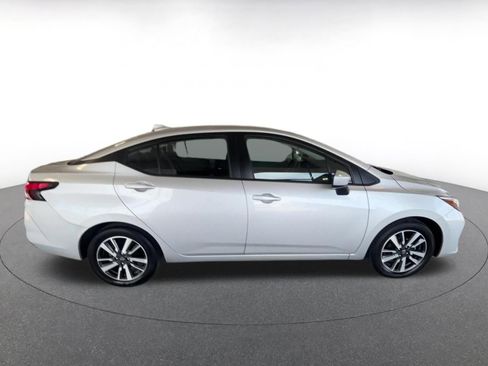Used 2025 Nissan Versa SV image 16
