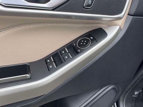 Used 2022 Ford Explorer XLT w/ Equipment Group 202A image 19