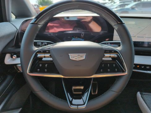 New 2025 Cadillac Optiq Luxury 1 image 20