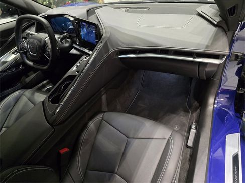 Certified 2025 Chevrolet Corvette Stingray Coupe w/ 1LT image 19