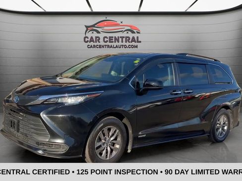Used 2021 Toyota Sienna LE AWD/4WD image 1