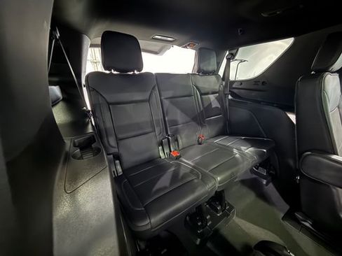 Used 2024 GMC Yukon Denali AWD/4WD image 14