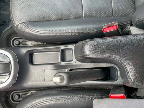 Used 2015 Honda Fit EX image 37