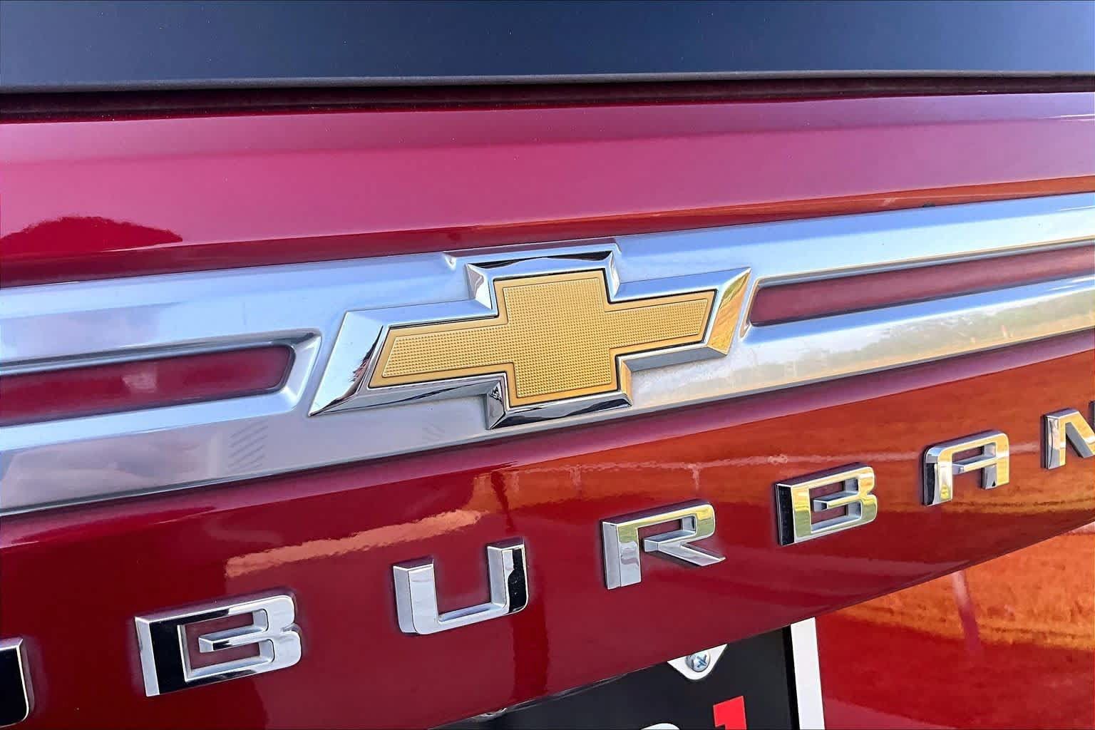 Used 2023 Chevrolet Suburban High Country AWD/4WD image 10