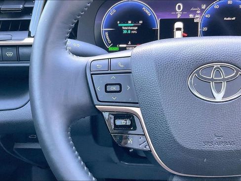 Used 2023 Toyota Crown Limited image 21