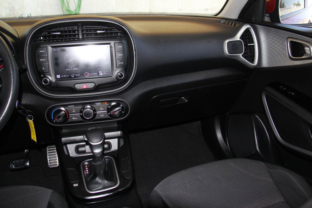 Used 2022 Kia Soul LX w/ Technology Package FWD image 10