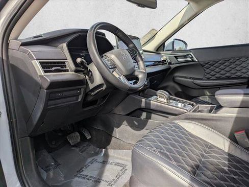 Used 2023 Mitsubishi Outlander SEL image 10