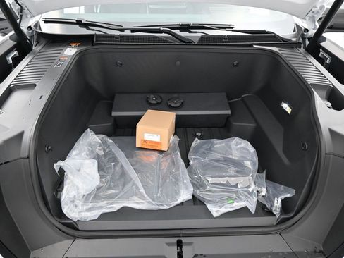 New 2026 GMC Sierra EV Elevation image 26