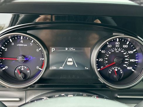 Used 2024 Kia Carnival EX FWD image 34