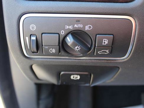 Used 2016 Volvo XC70 T5 Premier w/ Proximity Package image 17