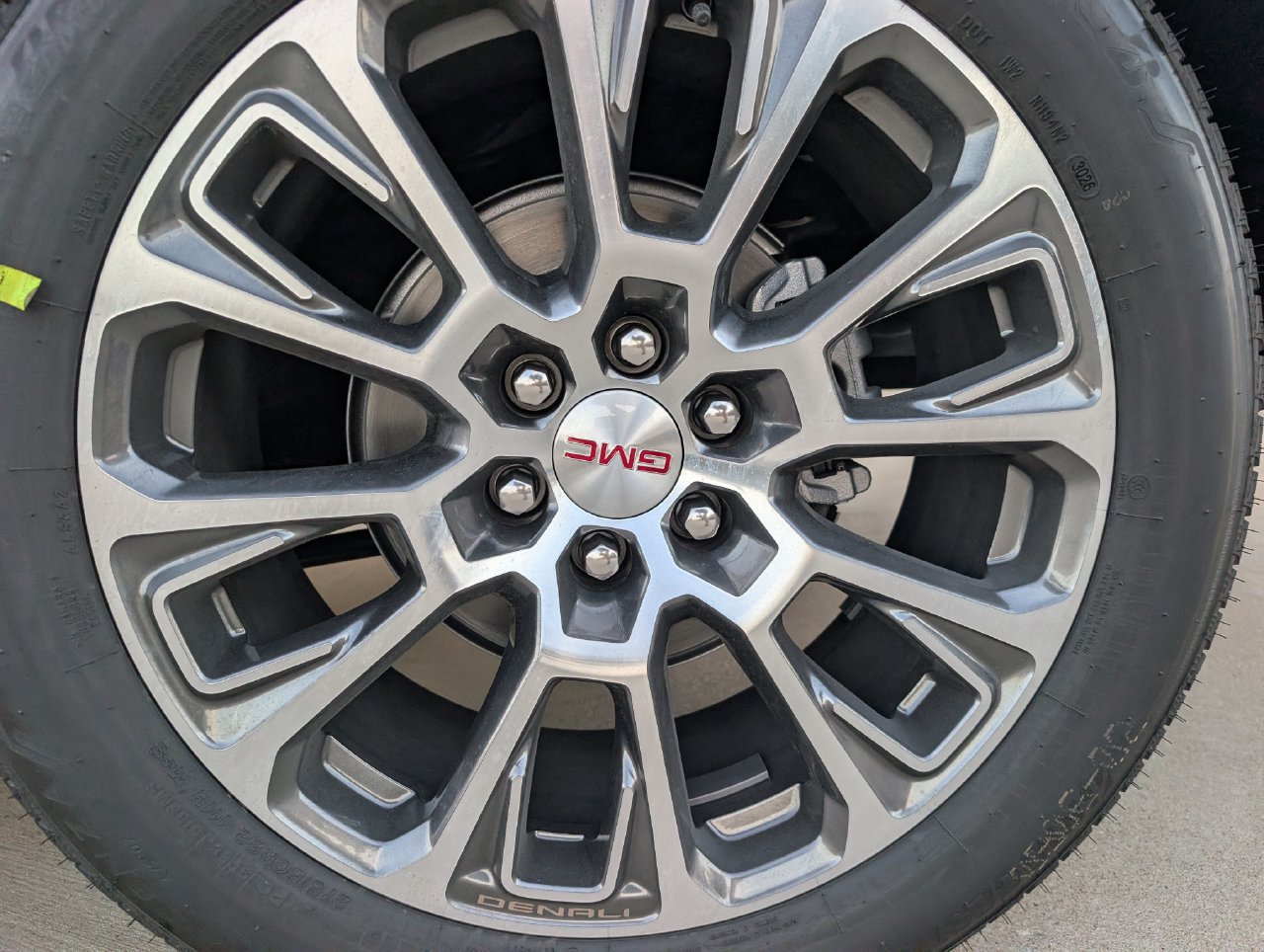 New 2027 GMC Yukon Denali w/ Advanced Technology Package AWD/4WD image 6