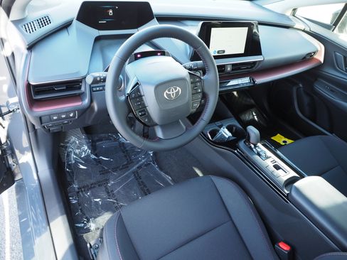 New 2026 Toyota Prius Plug-In Hybrid FWD image 8