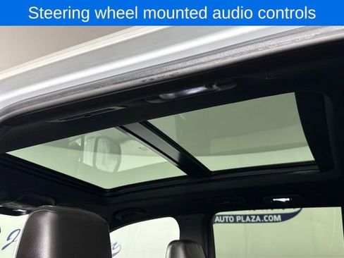 Used 2025 Cadillac XT6 Premium Luxury image 24