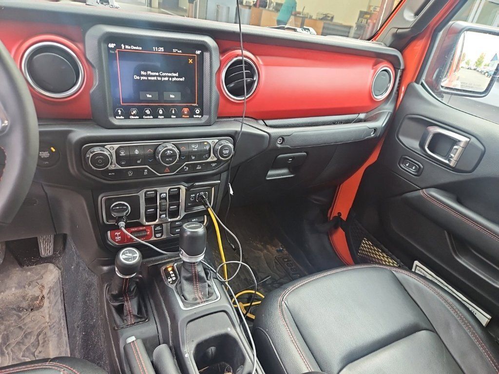 Used 2023 Jeep Gladiator Rubicon w/ LED Lighting Group AWD/4WD image 9