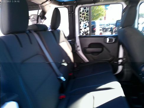 Used 2023 Jeep Wrangler Unlimited Rubicon 4xe w/ Cold Weather Group image 10