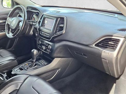 Used 2019 Jeep Cherokee Latitude Plus image 20