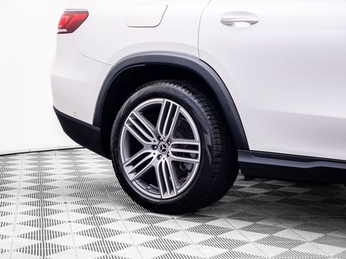 Used 2023 Mercedes-Benz GLS 450 4MATIC image 41