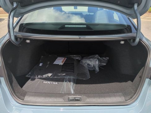 New 2026 Nissan Sentra SR w/ SR Premium Package FWD image 31